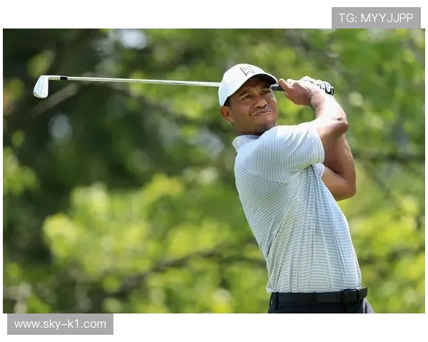 天气中断比赛后，裁判如何决定是否重赛或延续？